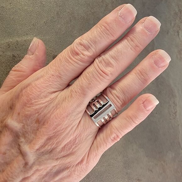 New Elle Sterling Silver Modern Openwork Bands Statement Ring - Picture 8 of 10